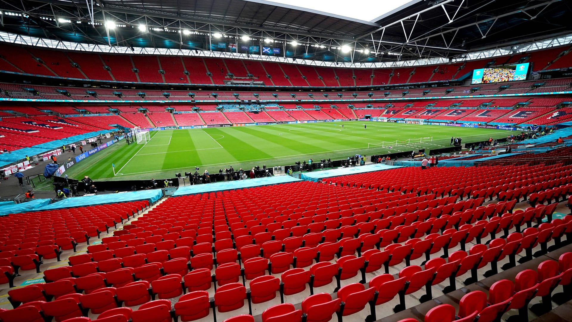 Bei den Halbfinals und beim Endspiel der EM werden die Ränge in Wembley so voll sein wie seit 15 Monaten nicht mehr.