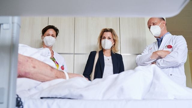 Drogenbeauftragte Ludwig besucht Tabak-Ambulanz Drogenbeauftragte Ludwig besucht Tabak-Ambulanz