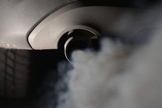 Verbrenner-Ausstieg: Höhere CO2-Reduktionsziele und schärfere Abgasnormen beschleunigen den Abschied vom Verbrennungsmotor in der EU.