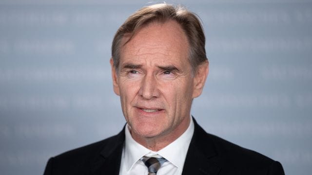 Burkhard Jung Burkhard Jung