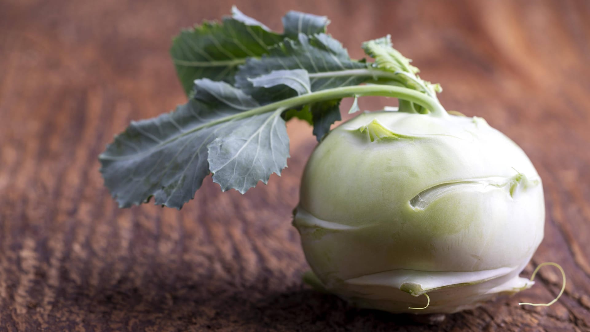 Kohlrabi: Das Kohlgemüse lässt sich komplett verwerten.