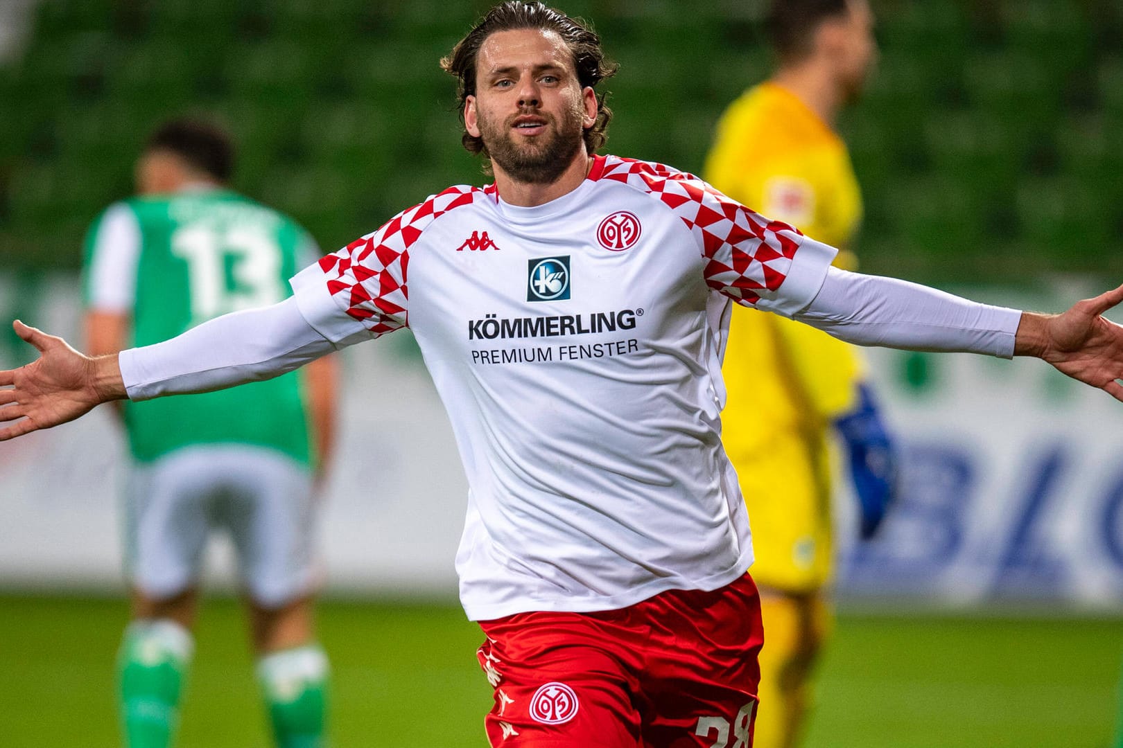Kapitän der Nationalmannschaft Ungarns: Der Mainzer Stürmer hat seinen Vertrag beim FSV um ein Jahr verlängert.