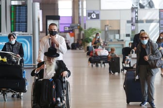 Internationaler Flughafen Ben Gurion in Tel Aviv: Dort ist das Maskentragen wieder Pflicht.