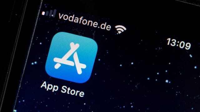 Apple stellt sich mit einer Warnung vor negativen Folgen für Verbraucher gegen Teile der EU-Pläne für neue Regeln im Digital-Geschäft. Apple stellt sich mit einer Warnung vor negativen Folgen für Verbraucher gegen Teile der EU-Pläne für neue Regeln im Digital-Geschäft.