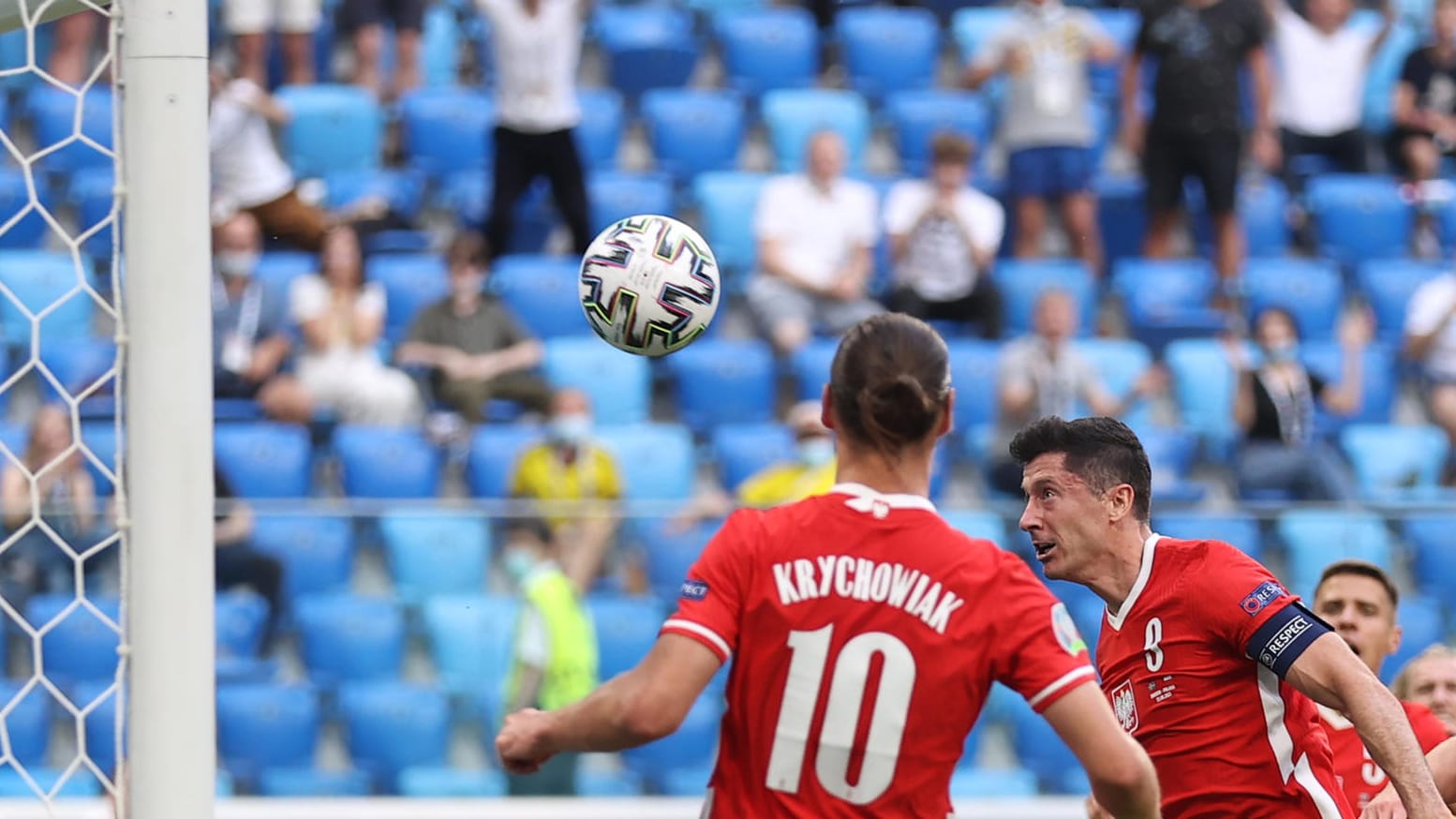 Robert Lewandowski: Der polnische Stürmer scheiterte an der Latte.