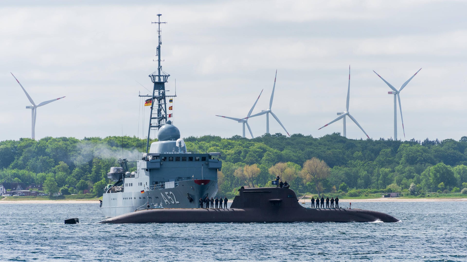 U-Boot U33 (Symbolbild): Der Haushaltsausschuss hat neue Rüstungsprojekte beschlossen. U-Boot U33 (Symbolbild): Der Haushaltsausschuss hat neue Rüstungsprojekte beschlossen.