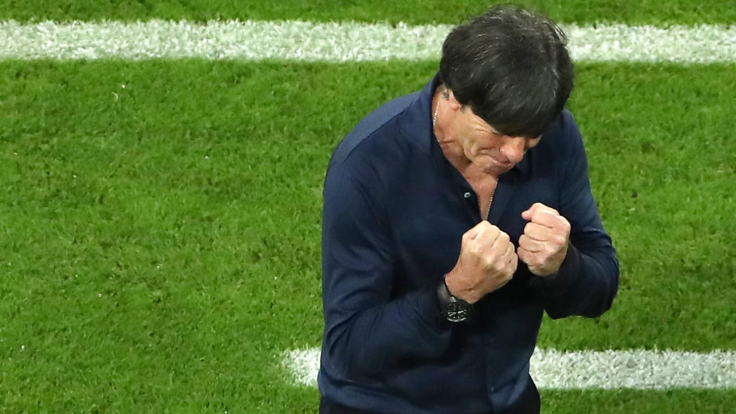 Joachim Löw: Der Bundestrainer musste bis zum Schluss der Partie um das Weiterkommen zittern.