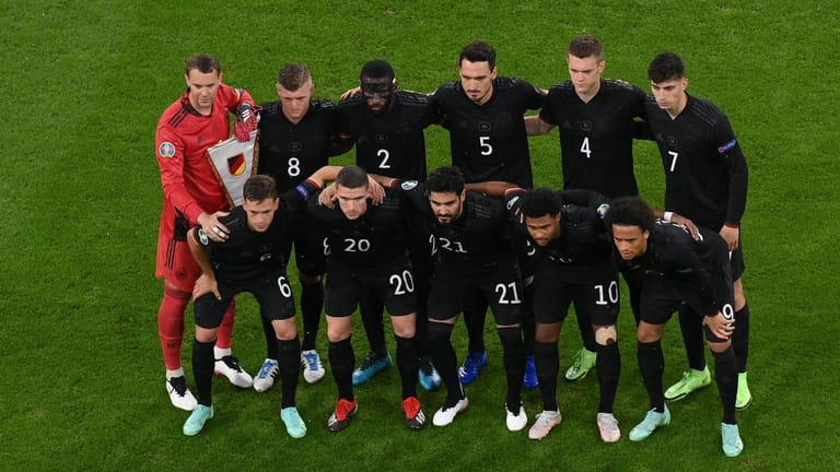 Die deutsche Nationalmannschaft zog durch das 2:2 am Mittwochabend gegen Ungarn in das EM-Achtelfinale ein. t-online hat die deutschen Spieler einzeln bewertet.