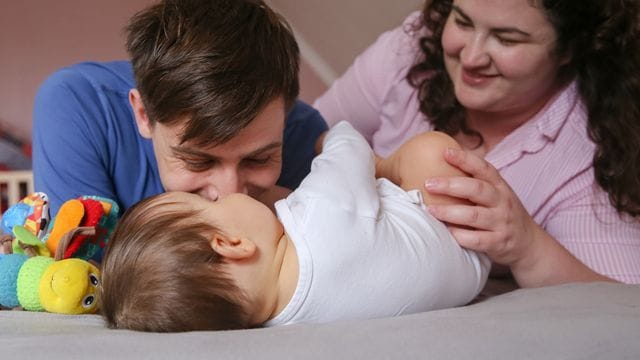 Kleine Kinder stellen das Leben ihrer Eltern erst einmal auf den Kopf.