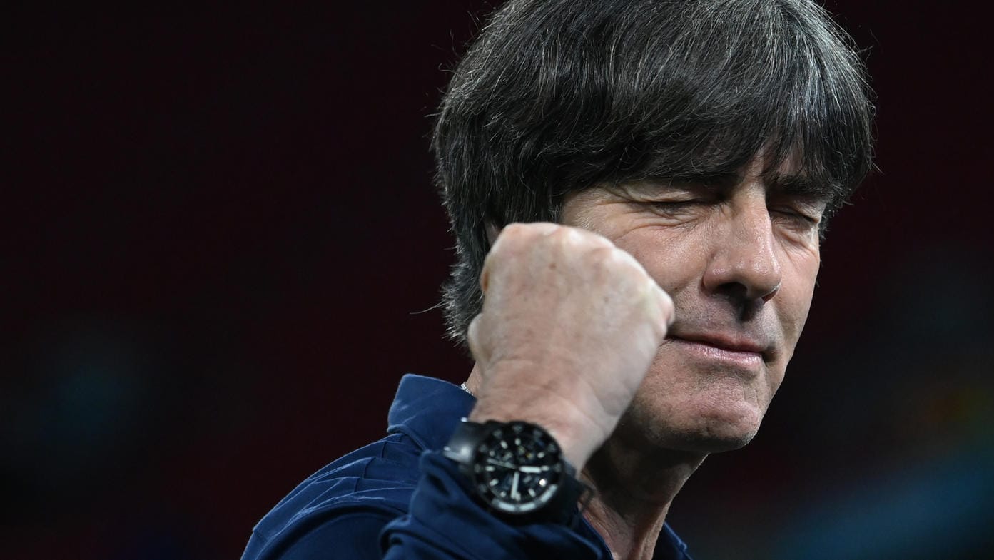 Bundestrainer Jogi Löw ist gestern Abend mit einem blauen Auge davongekommen.