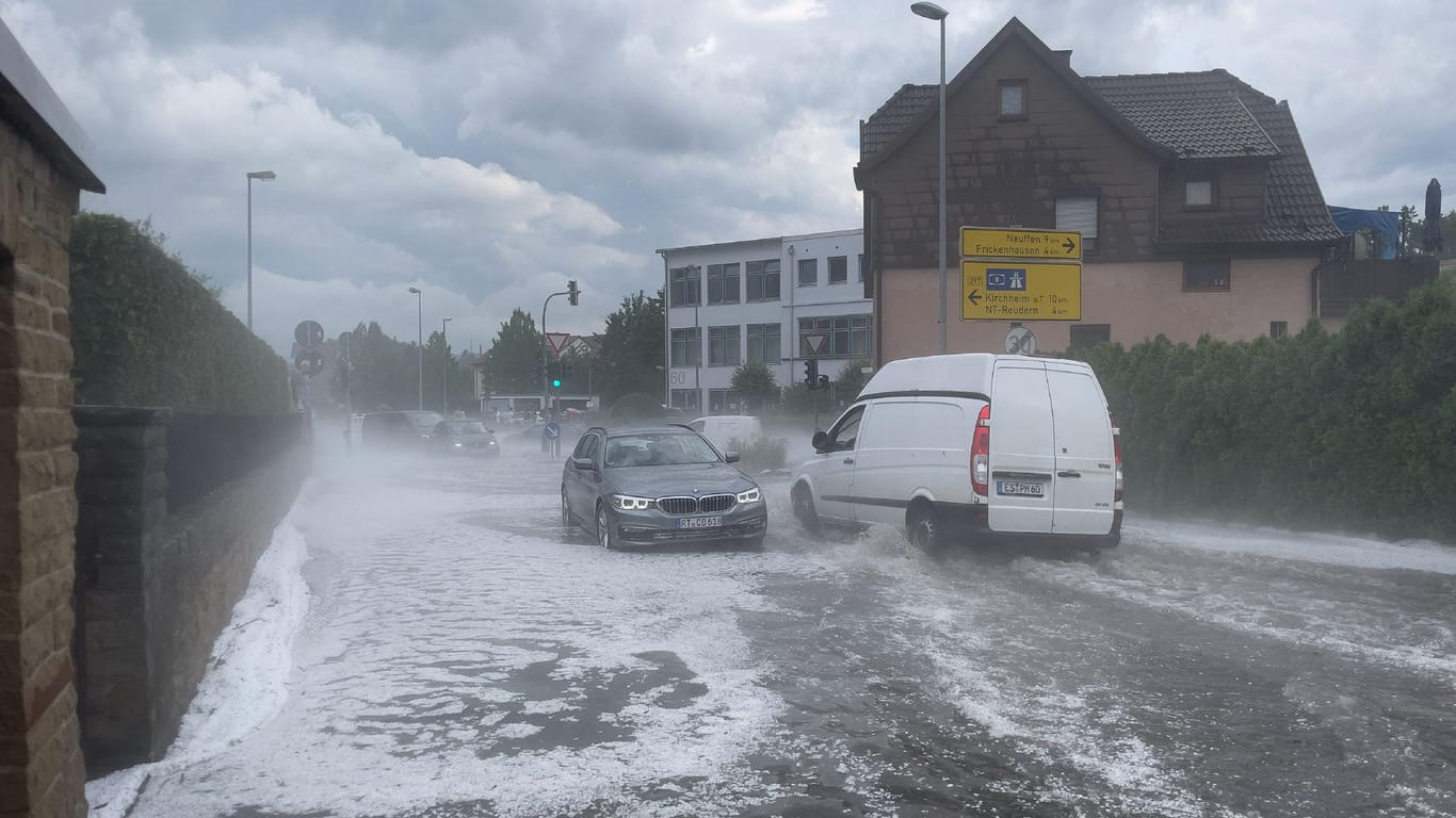 Esslingen, Baden-Württemberg: Zahlreiche Straßen wurden überschwemmt.