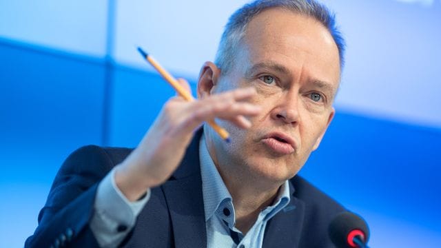 Stefan Brink