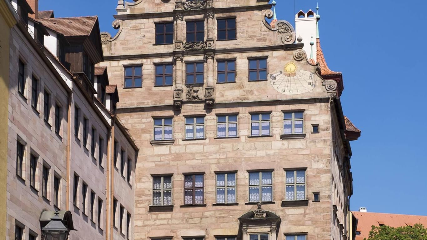 Das Stadtmuseum Fembohaus in der Sebalder Altstadt in Nürnberg (Archivbild): Hier werden durch Nazis beschlagnahmte Werke ausgestellt.