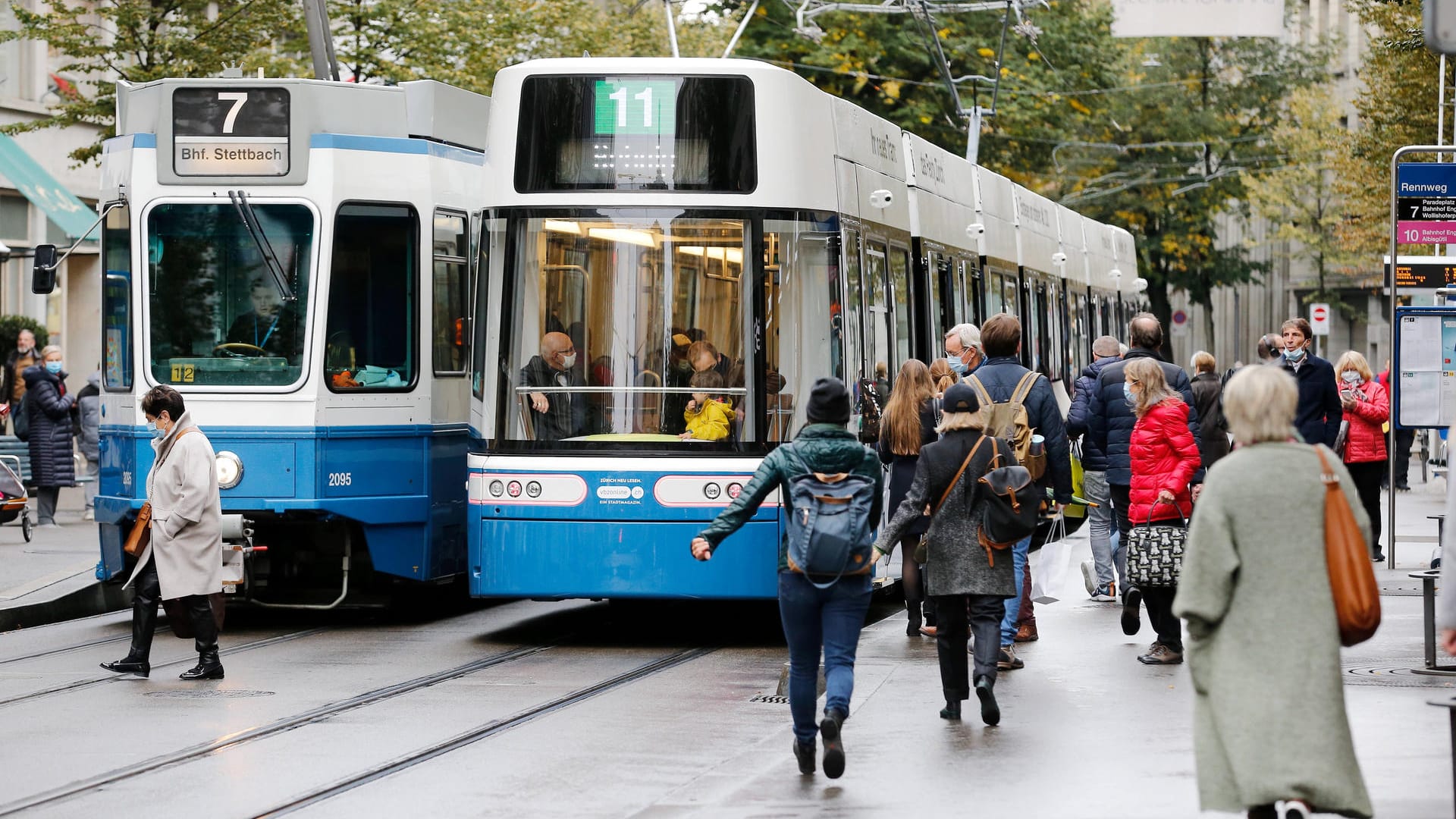 Trams in Zürich: Der Mann machte sich früh auf den Weg zur Arbeit (Symbolbild). Trams in Zürich: Der Mann machte sich früh auf den Weg zur Arbeit (Symbolbild).