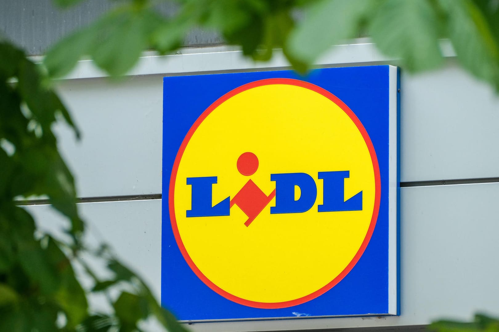 Lidl: Der Discounter will mit Preisschildern aus Papier Schluss machen.