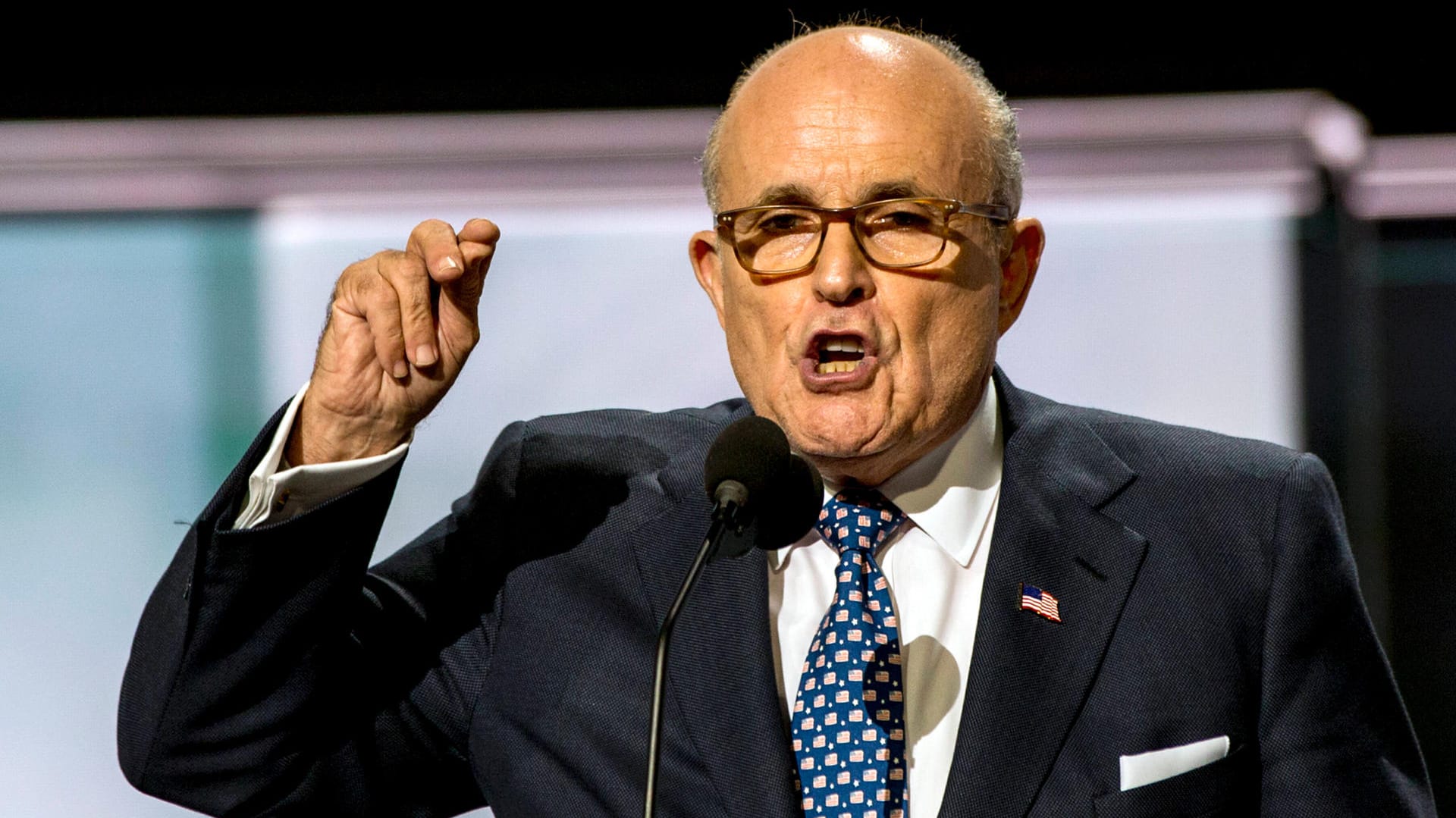 Rudy Giuliani bei einem Treffen der Republikaner (Archivbild): Der Trump-Anwalt ist vorerst seine Lizenz los.