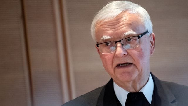 Erzbischof Heiner Koch, Bischof des Erzbistums Berlin: Die Frage zu seinem eigenen möglichen Rücktritt lässt ihn nicht los. Erzbischof Heiner Koch, Bischof des Erzbistums Berlin: Die Frage zu seinem eigenen möglichen Rücktritt lässt ihn nicht los.