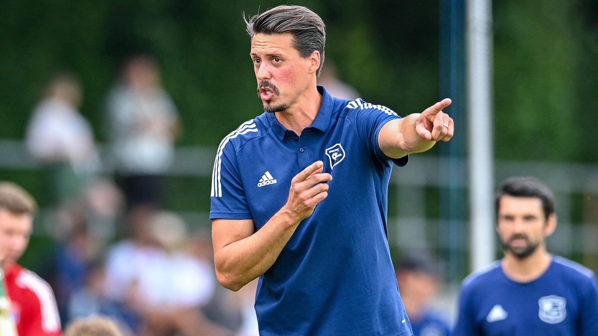 Engagiert an der Seitenlinie: Sandro Wagner übernahm erst kürzlich die U19 der SpVgg Unterhaching – nun soll er die Herren-Mannschaft trainieren.