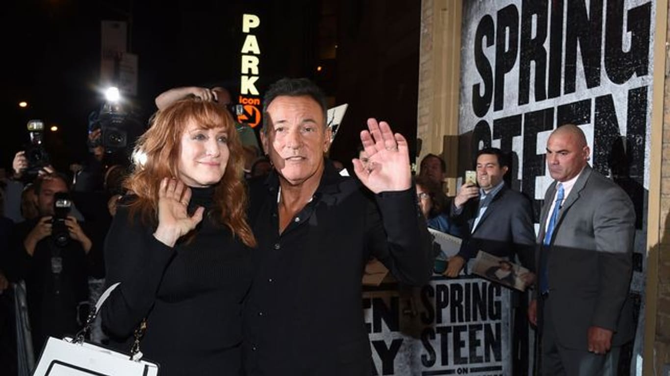 "Springsteen On Broadway": The Boss und seine Frau Patti Scialfa verlassen das Walter Kerr Theater.