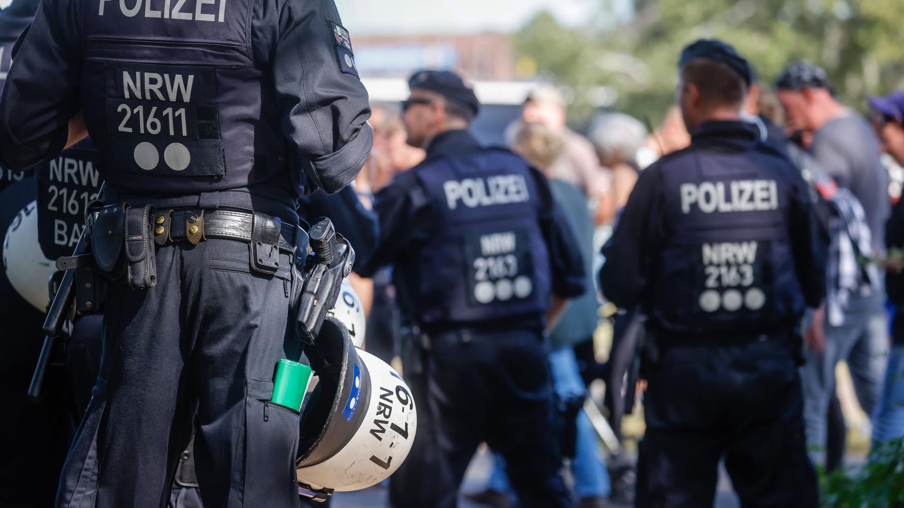 Düsseldorf: Polizei Plant Mit Großaufgebot Bei Demo Gegen ...