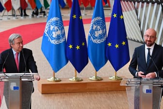 Generalsekretär der Vereinten Nationen, Antonio Guterres (l), und der Präsident des Europäischen Rates, Charles Michel: Die EU will mit der Türkei zunächst keine Gespräche wegen der Modernisierung der Zollunion führen.