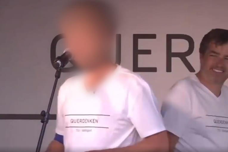 Der Scientologe und der "Querdenken"-Gründer: Arne E., Werbefigur und Großspender bei Scientology, half Michael Ballweg beim Aufbau von "Querdenken", organisiert selbst Veranstaltungen mit.