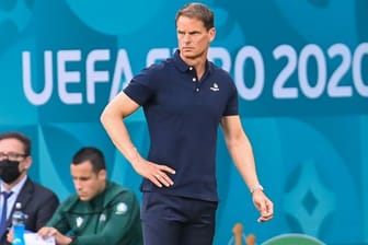 Muss nach dem EM-Aus heftige Kritik einstecken: Niederlande-Coach Frank de Boer.
