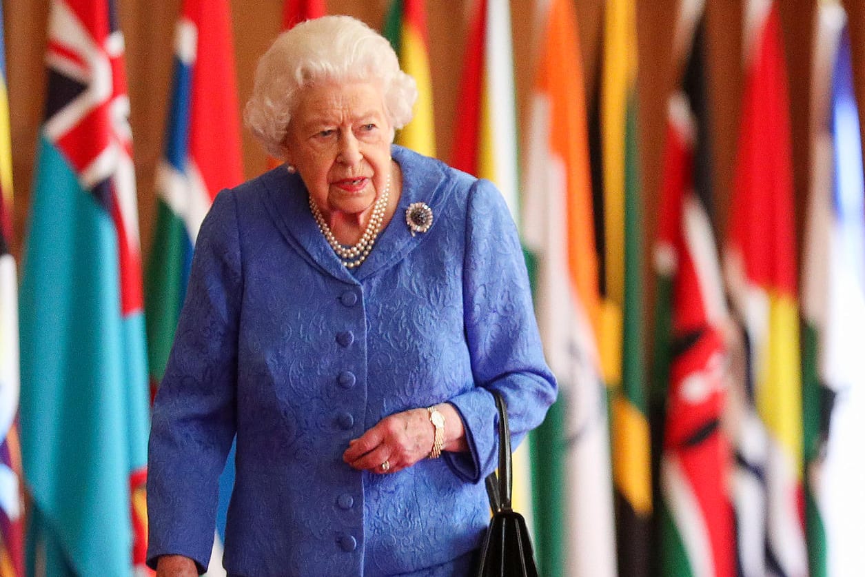 Queen Elizabeth II.: Die Königin begibt sich auf Reisen – und nimmt damit in Kauf, einen wichtigen Termin zu verpassen.