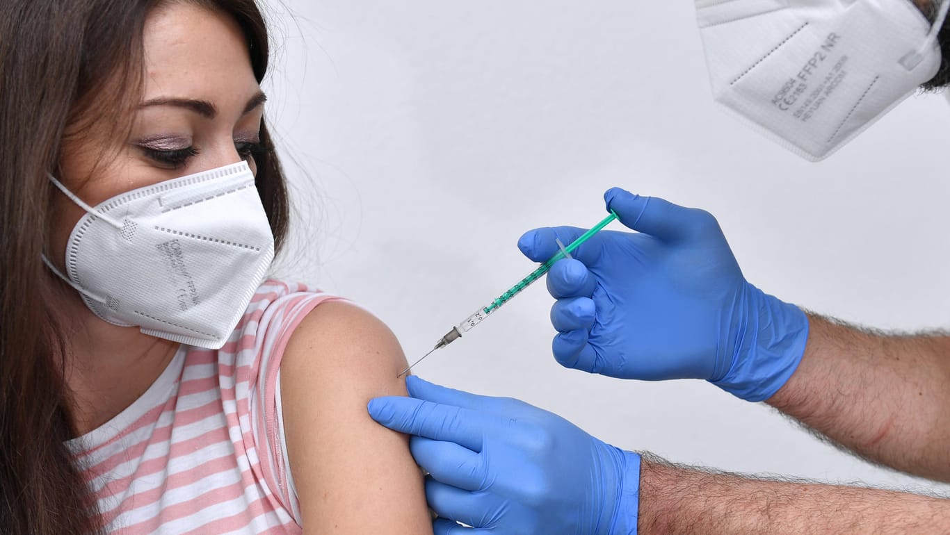 Der Anti-Corona-Piks: Noch immer ist zu wenig Impfstoff da.
