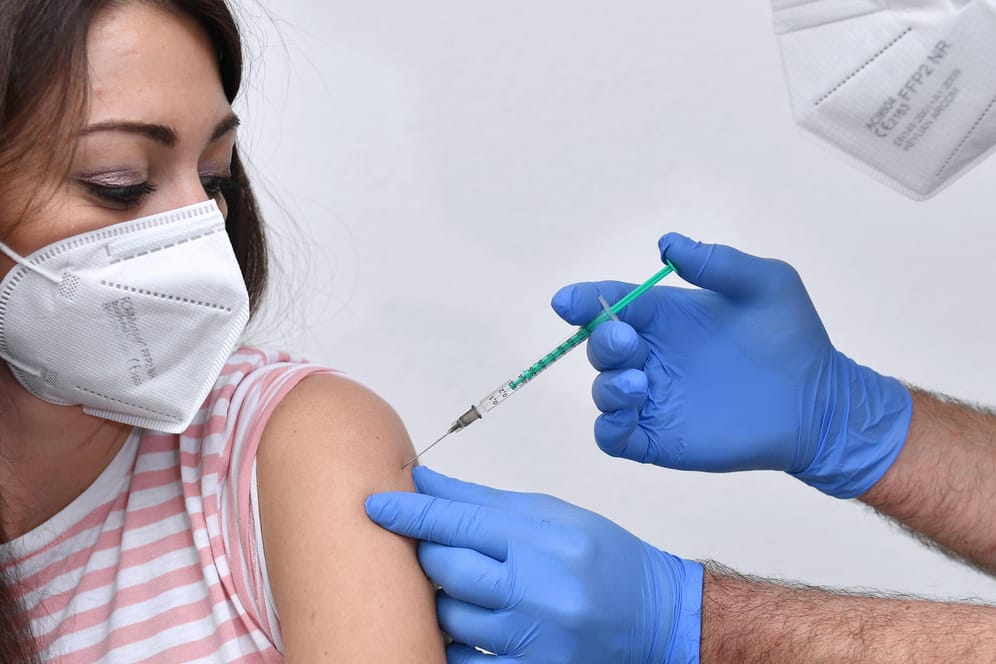 Der Anti-Corona-Piks: Noch immer ist zu wenig Impfstoff da.