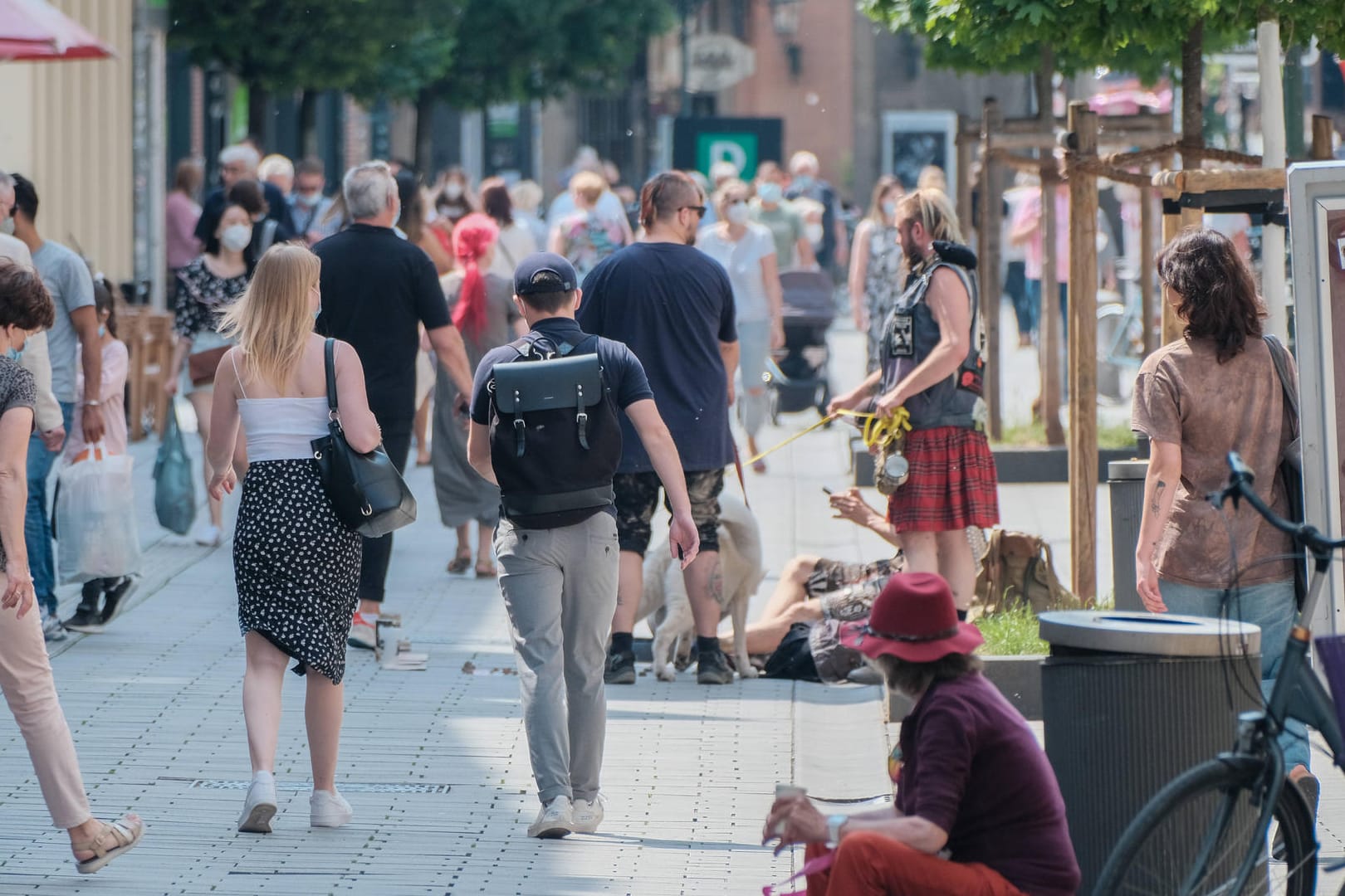 Innenstadt Düsseldorf: Die Inzidenzen sinken in ganz Deutschland.
