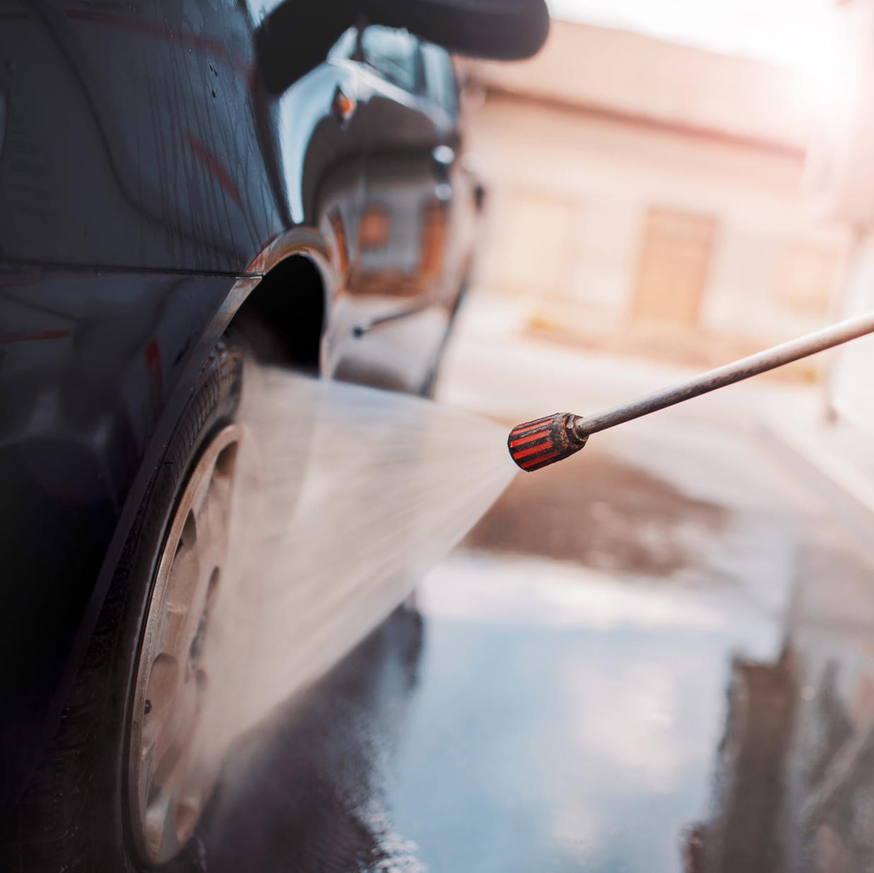 Autopflege im Sommer: So entfernen Sie Insektenreste und schonen den Lack