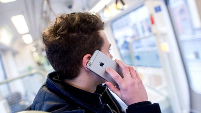 Ein Gericht hat geurteilt: Unter bestimmten Umständen kann ein Handyvertrag länger als 24 Monate laufen. Ein Gericht hat geurteilt: Unter bestimmten Umständen kann ein Handyvertrag länger als 24 Monate laufen.