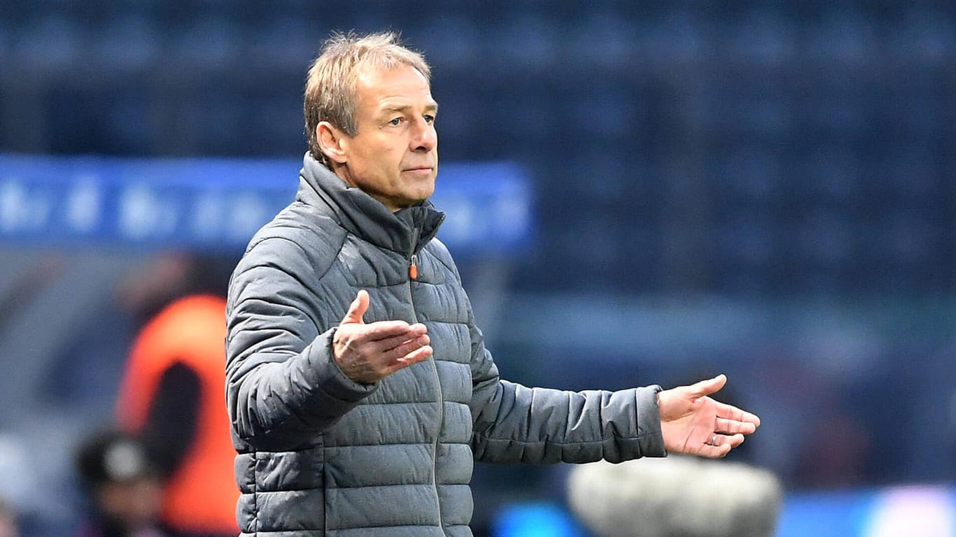 Jürgen Klinsmann: Der frühere Bundestrainer glaubt, dass die DFB-Elf großen Respekt vor Jadon Sancho hätte, wenn er im Achtelfinale spielen würde.