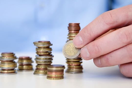 Die Pfändungsbeträge werden angepasst - für Betroffene bedeutet das etwas mehr Geld.