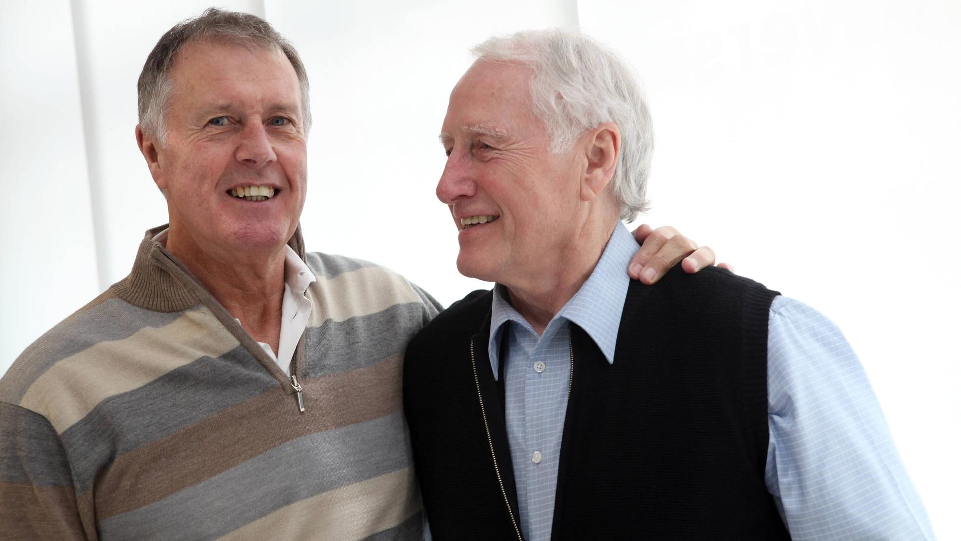 Im Jahr 2011 trafen sich der englische Wembley-Torschütze Geoff Hurst und der ehemalige deutsche Nationaltorwart Hans Tilkowski wieder