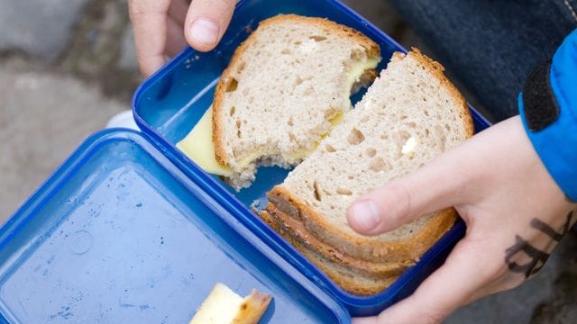 Kaum irgendwo ist die Pausenstulle besser aufgehoben als in einer klassischen Brotbox.