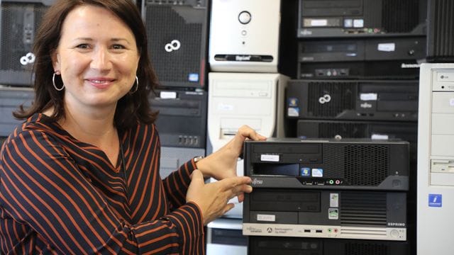 Anja Siegesmund (Grüne), Thüringens Umweltministerin sitzt neben Elektrogeräten (Archivbild): "Das Interesse übertrifft meine Erwartungen", freute sich die Grünen-Politikerin.