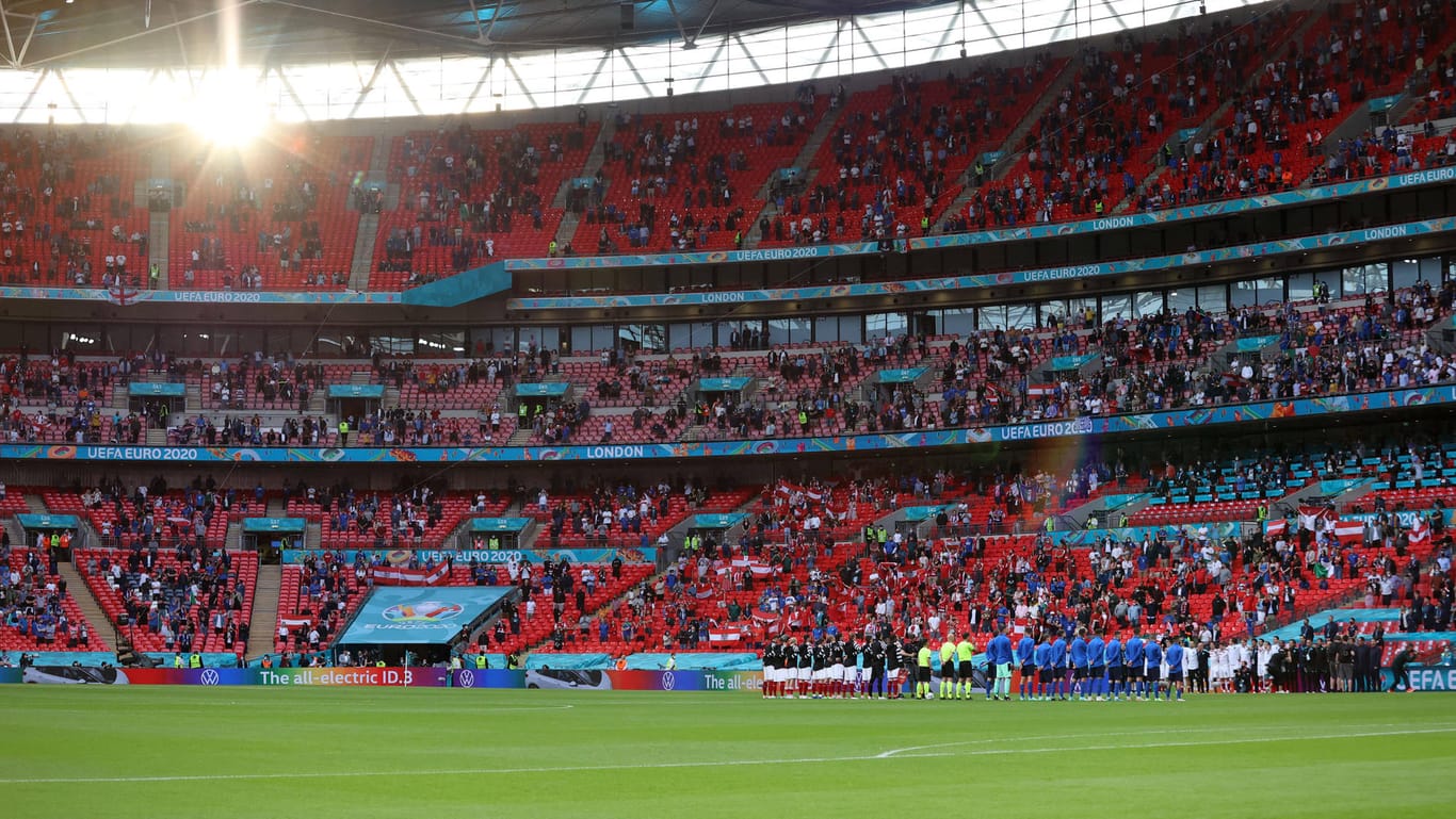 Das Wembley-Stadion in London wird am Dienstag gegen Deutschland zur Hälfte gefüllt sein.