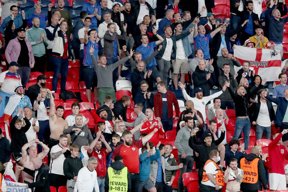 Englische Fans im Wembley: Die Zuschauerzahl in London steigt weiter an.