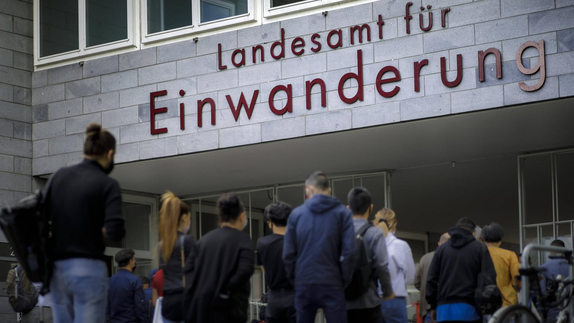 Landesamt für Einwanderung in Berlin: Migration aus und nach Deutschland ist stark zurückgegangen.