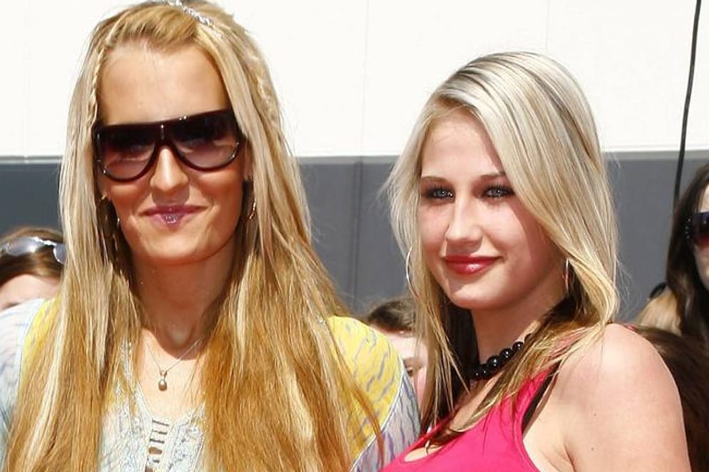 Dass sie Schwestern sind, sieht man: Sängerin Sarah Connor mit Schwester Lulu 2007.