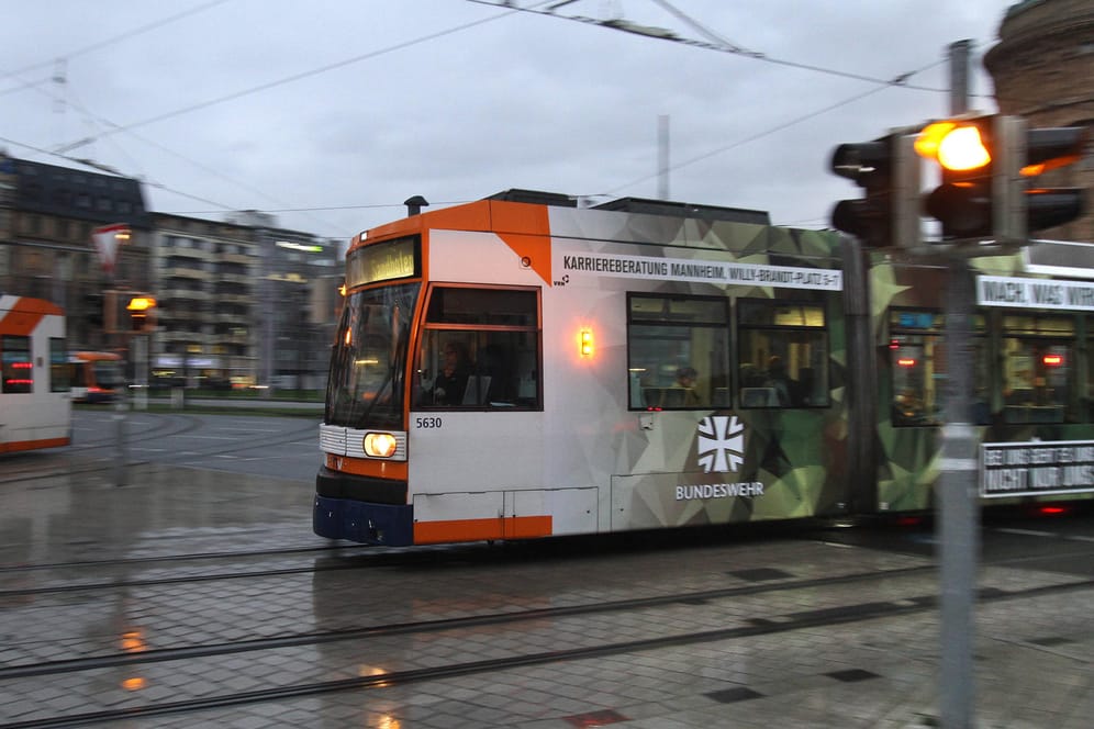 Straßenbahn in Mannheim: Der Verkehr nach Mannheim blieb knapp zwei Stunden unterbrochen (Symbolbild).