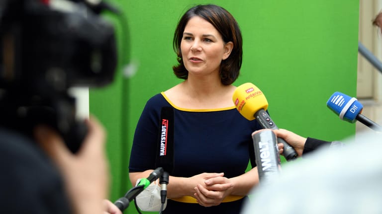 Annalena Baerbock, Kanzlerkandidatin der Grünen: "Zahlreiche Sätze und Absätze wurden wörtlich aus dem Parteiprogramm der Grünen übernommen."