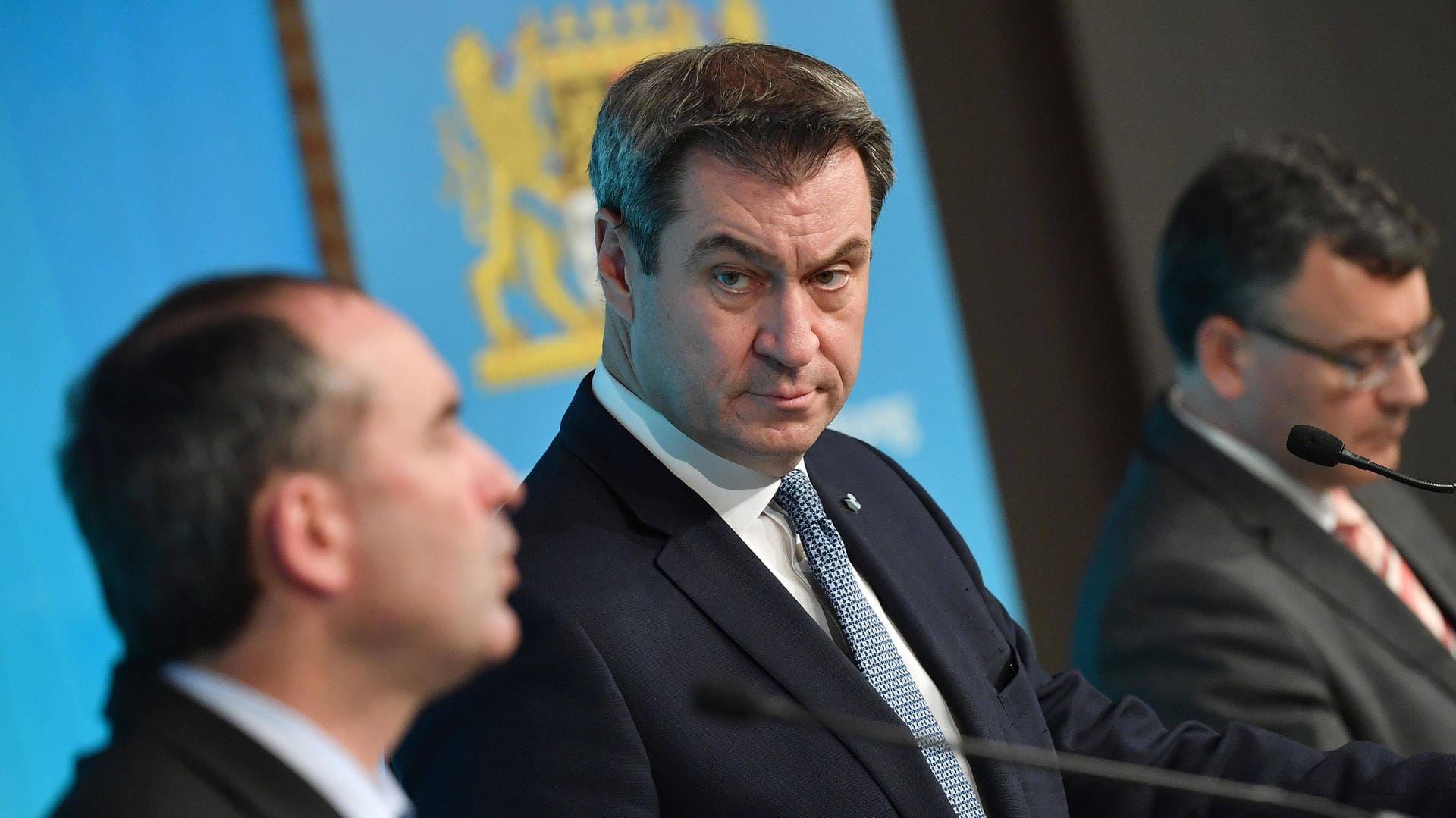 Bayerns Ministerpräsident Markus Söder und Hubert Aiwanger (l., Archivbild): "Vielleicht sagst Du selber was dazu..."