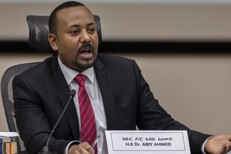 Abiy Ahmed, Premierminister von Äthiopien: Die Waffenruhe soll bis Ende September andauern, damit die Bauern ihr Feld bestellen können.