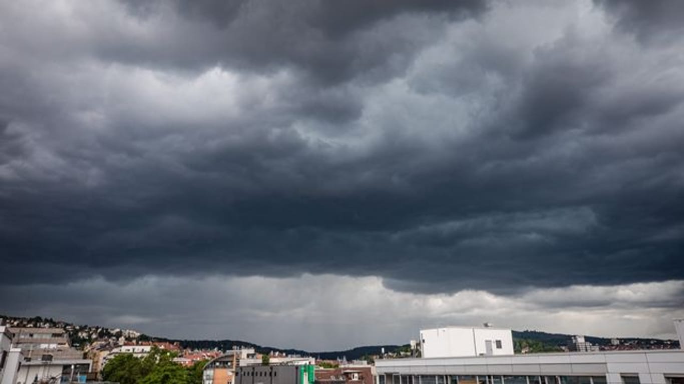 Eine Unwetterfront nähert sich der Region Stuttgart
