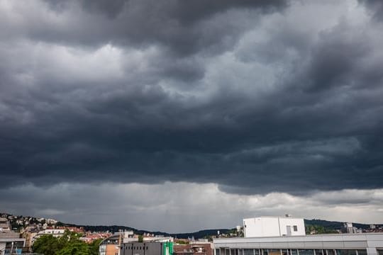 Eine Unwetterfront nähert sich der Region Stuttgart