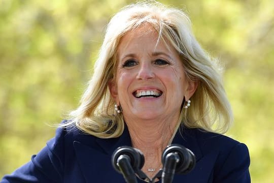 Jill Biden: Die First Lady ziert das Titelblatt der neuen "Vogue".