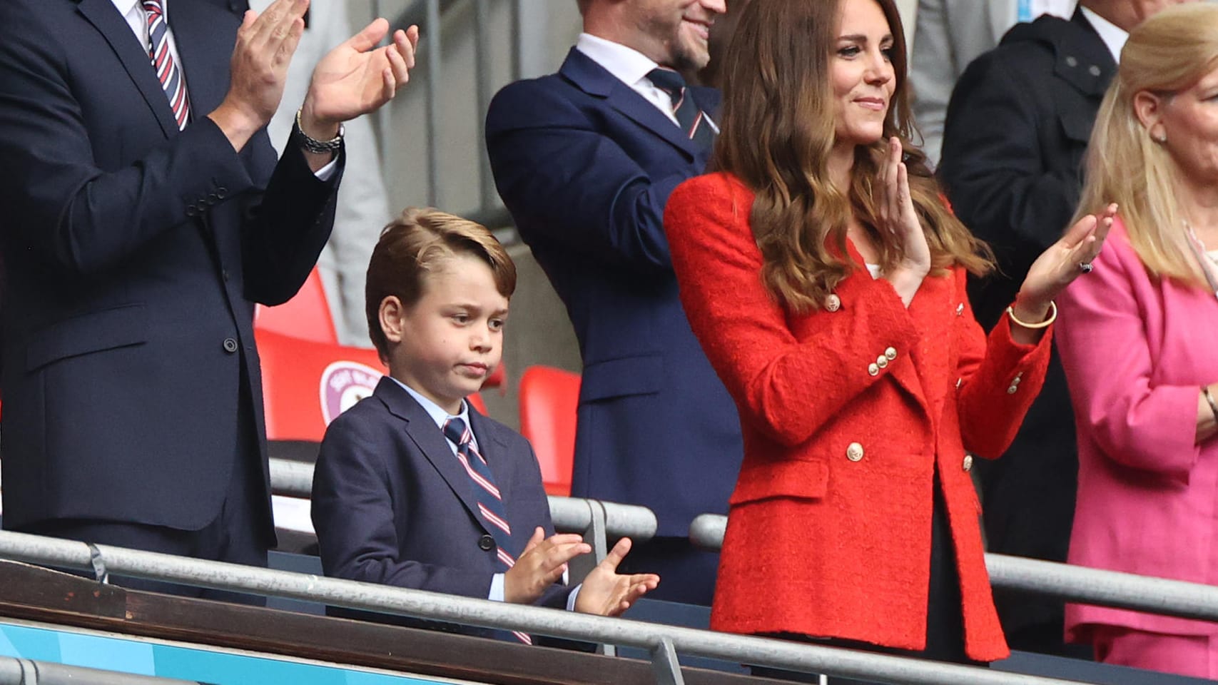 England gegen Deutschland: Auch Prinz Georg kam mit seien Eltern zum Zuschauen. England gegen Deutschland: Auch Prinz Georg kam mit seien Eltern zum Zuschauen.